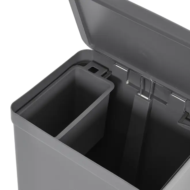 LIXEIRA COM PEDAL 46 L E CESTO INTERNO 4 L TRIUM - KONKRET - Foto 10