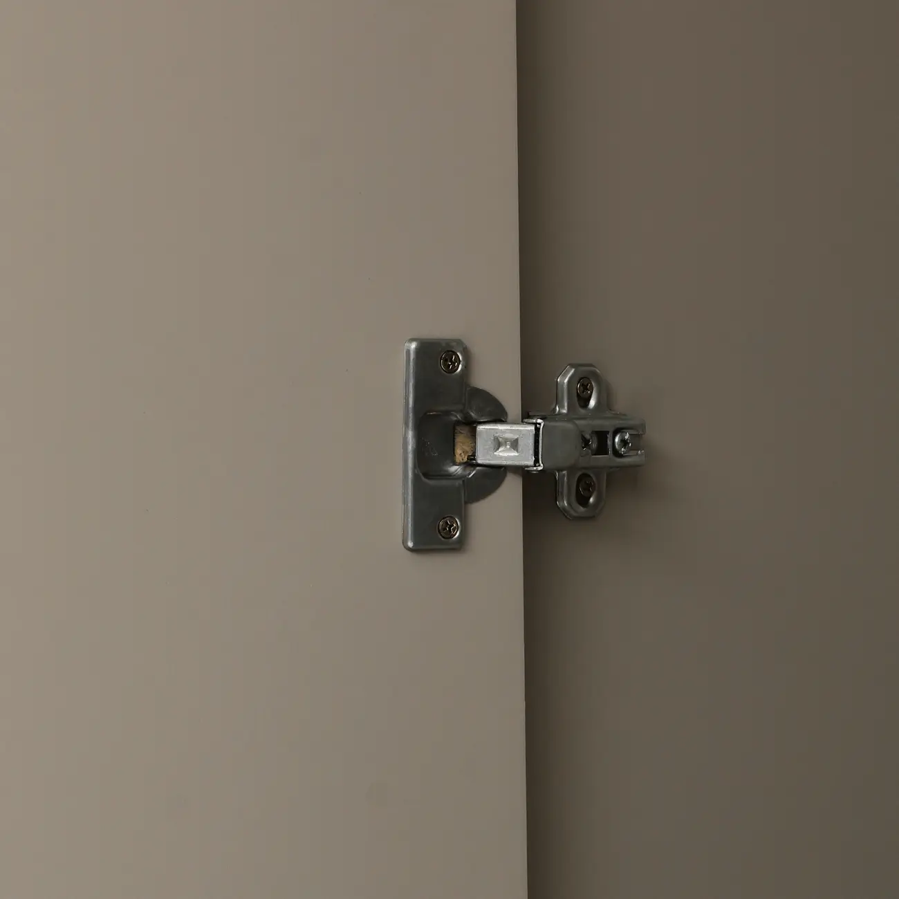 GUARDA-ROUPA 3 PORTAS 2 GAVETAS LIVE - FLANDRES - Foto 10