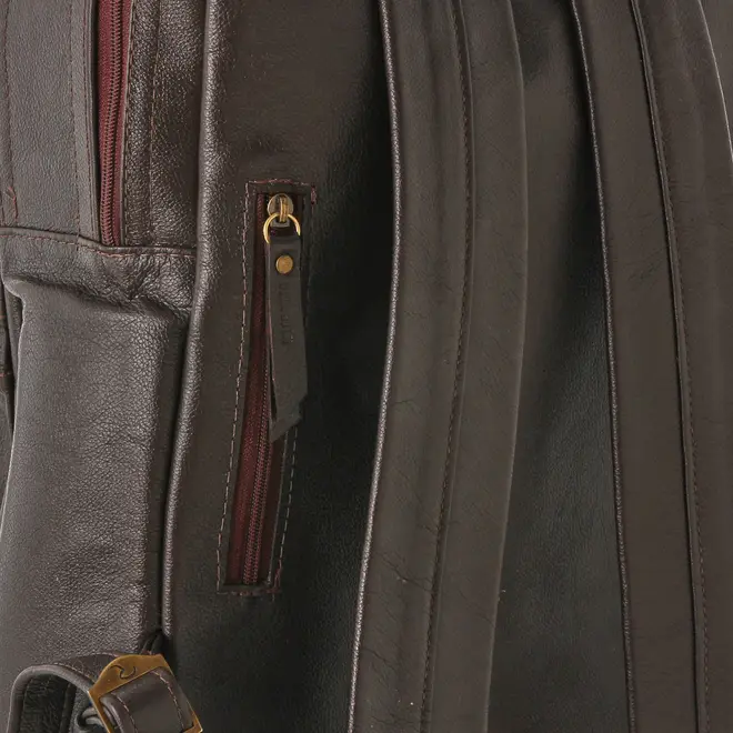 MOCHILA ON THE GO - COURO MARROM DE LEI - Foto 17