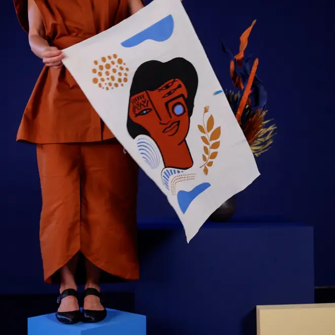 PANO DE PRATO CONJUNTO COM 3 PEÇAS MULHER PÁSSARO - AZUL HISTÓRICO/TERRACOTA - Foto 12