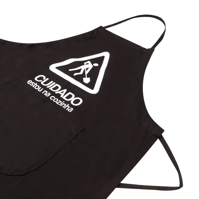 AVENTAL LONGO ESTOU NA COZINHA - PRETO/BRANCO - Foto 2