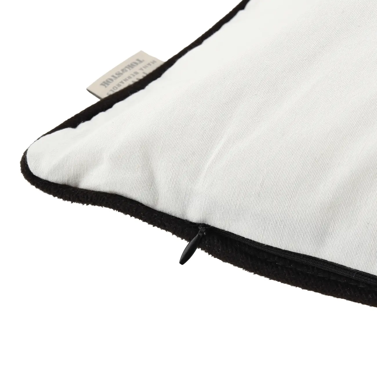 ALMOFADA AMOR LIVRE 60 CM X 30 CM MANUSCRITO - OFF WHITE/PRETO - Foto 3