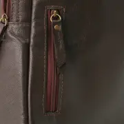 MOCHILA ON THE GO - COURO MARROM DE LEI - Foto 16