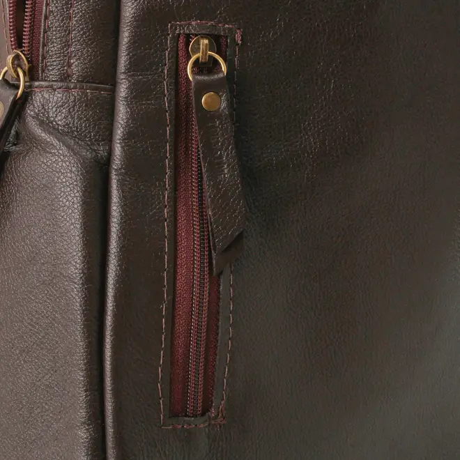 MOCHILA ON THE GO - COURO MARROM DE LEI - Foto 16
