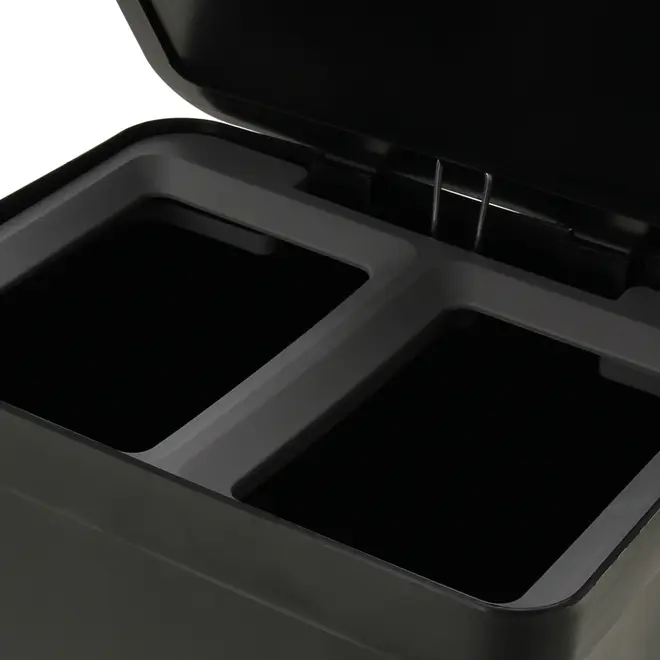 LIXEIRA DUPLA COM PEDAL 30 L TRIUM - PRETO/CINZA - Foto 8