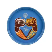 PRATO SOBREMESA MINHA MÃE É SEREIA - AZUL HISTÓRICO/BORDÔ - Foto 1