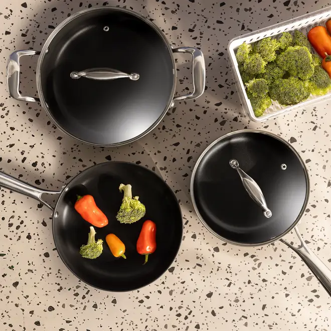 FRIGIDEIRA INDUÇÃO 24 CM DIAMOND - KONKRET/INOX - Foto 8
