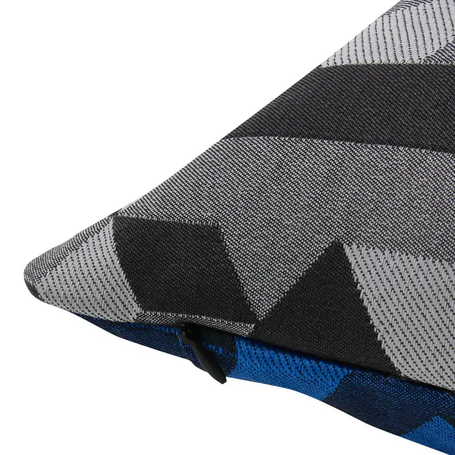 CAPA PARA ALMOFADA 50 CM X 30 CM MAZE - AZUL COBALTO/KONKRET - Foto 4