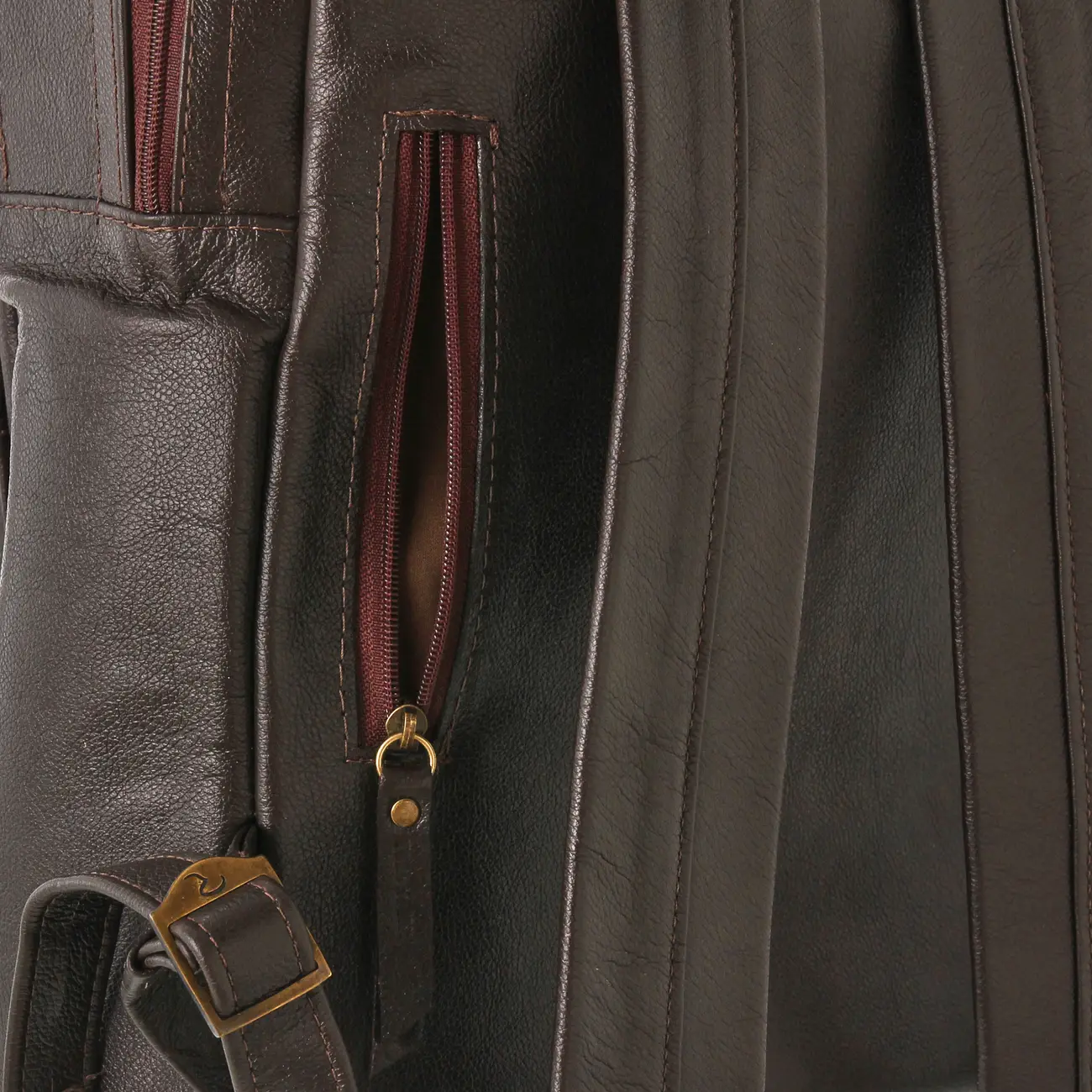 MOCHILA ON THE GO - COURO MARROM DE LEI - Foto 18