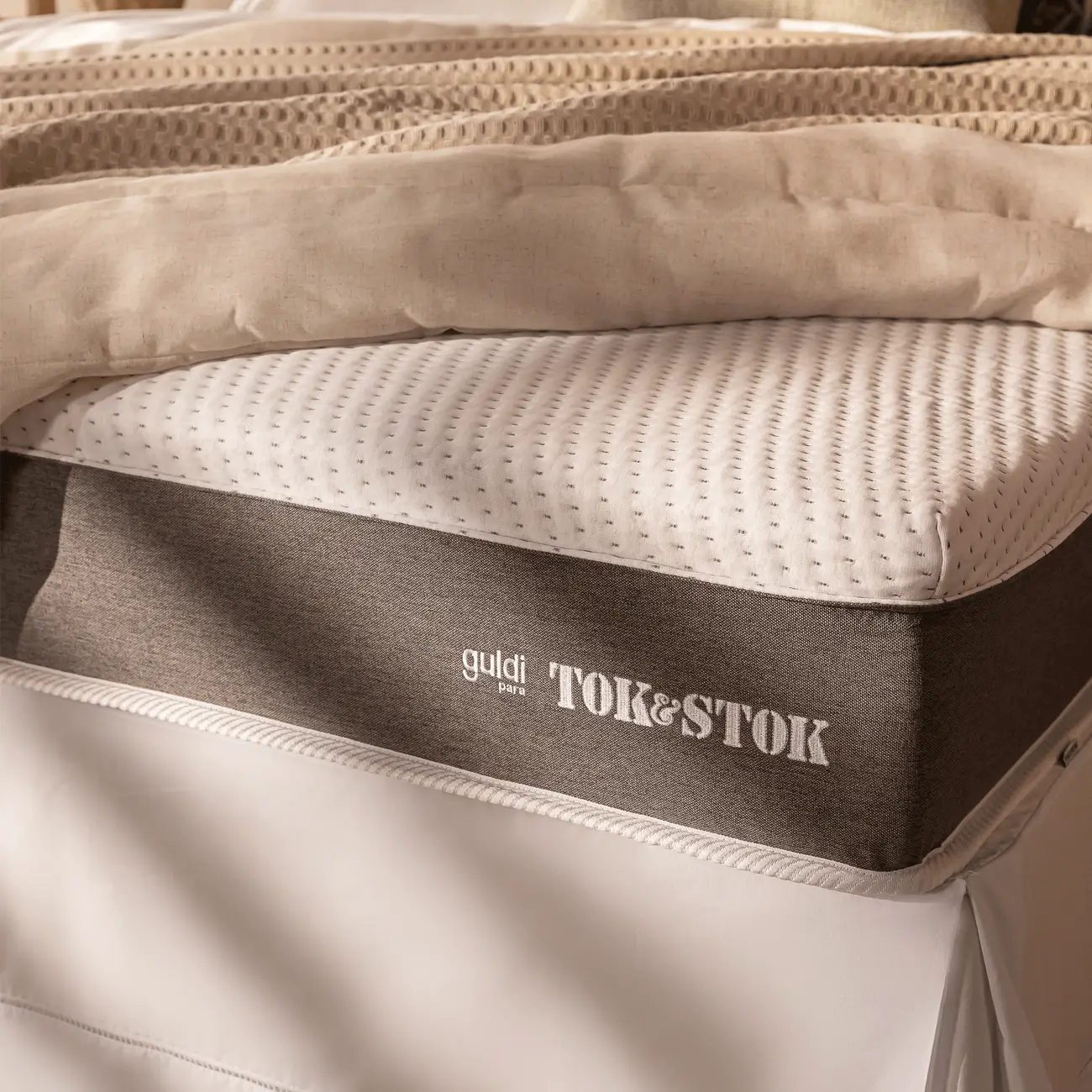 COLCHÃO QUEEN FIRME COM MOLAS ENSACADAS 1,58 M X 1,98 M X 25 CM TATOU GULDI - CINZA/BRANCO - Foto 8
