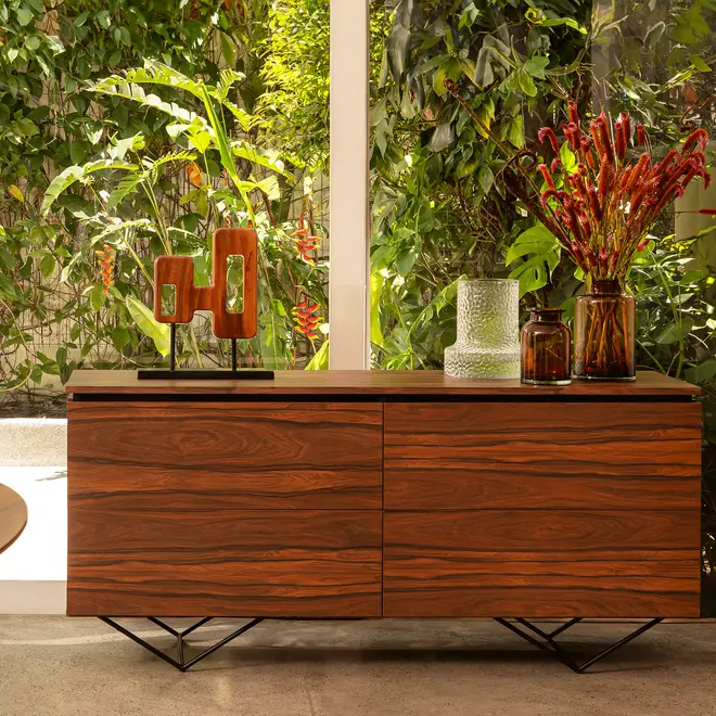 BUFFET 4 PORTAS BASCULANTES 1,60 M X 45 CM HEPTA - PAU FERRO/PRETO - Foto 17