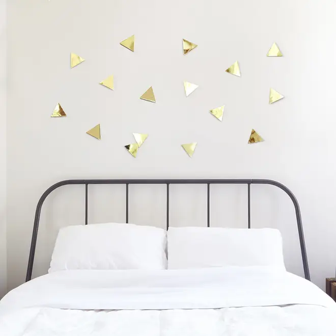 ADORNO DE PAREDE COM 16 CONFETTI TRIANGLES - OURO - Foto 3